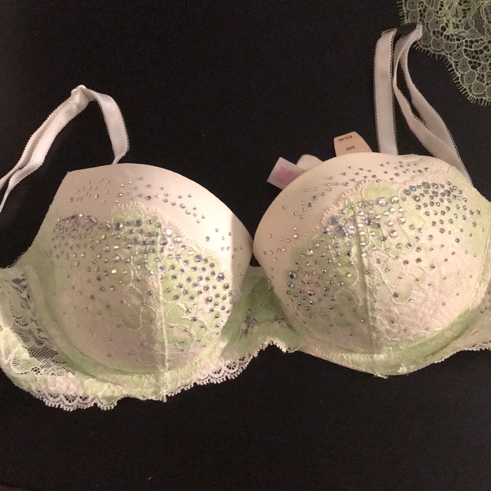 New VS bra VDAY SALE!